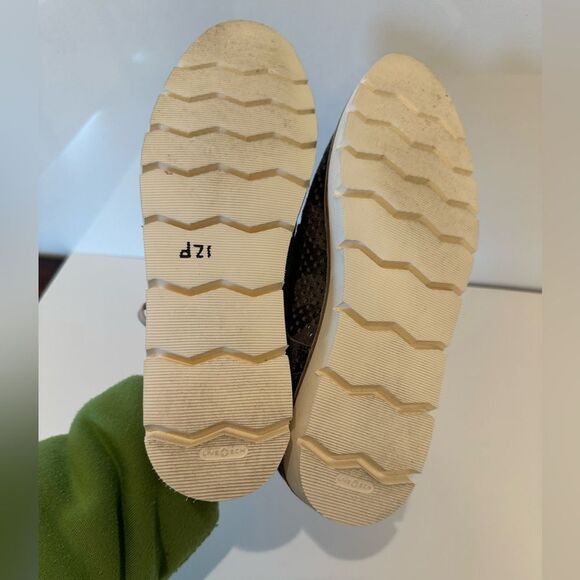 Trask laser perforated metallic camo print leather derby Oxford size 8 - Picture 10 of 10